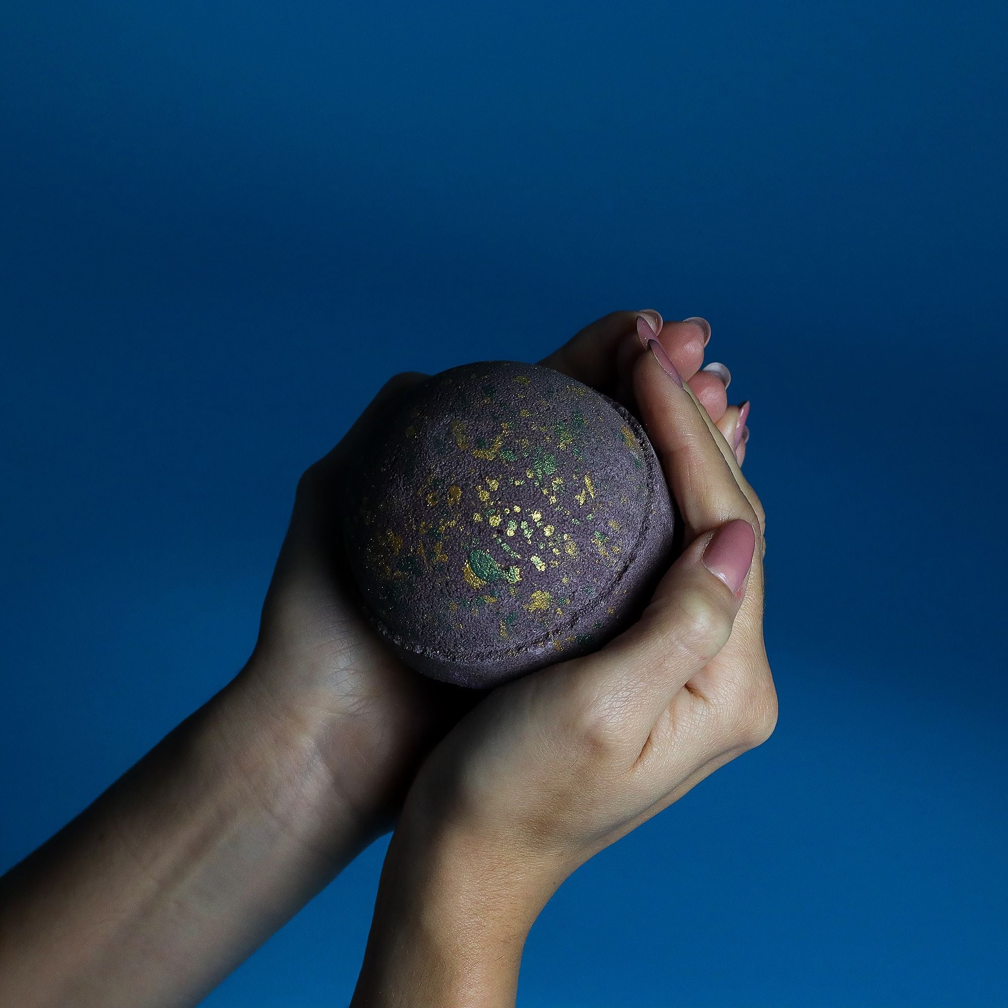Emerald Oudh Truffle — Dubai Bath Bomb (±220g)